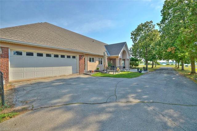 9285 Niagara Parkway, House detached with 5 bedrooms, 2 bathrooms and 10 parking in Niagara Falls ON | Image 11