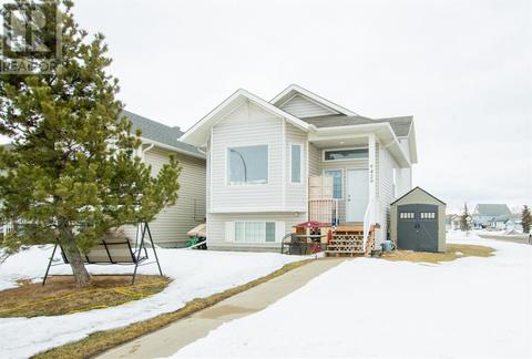 9429 129 Avenue, House detached with 4 bedrooms, 2 bathrooms and 3 parking in Grande Prairie AB | Card Image