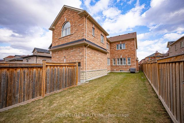 36 Jeffery Nihda Cres, House detached with 5 bedrooms, 5 bathrooms and 8 parking in Markham ON | Image 30