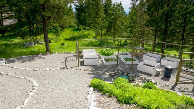 200 Sasquatch Trail, House detached with 3 bedrooms, 2 bathrooms and 4 parking in Okanagan Similkameen A BC | Image 40