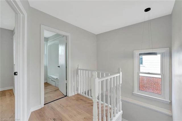 221 East 14th Street, House detached with 3 bedrooms, 2 bathrooms and 1 parking in Hamilton ON | Image 5