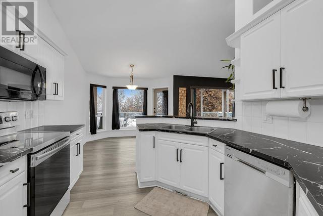 2129 Horizon Drive, House detached with 6 bedrooms, 3 bathrooms and 10 parking in West Kelowna BC | Image 10