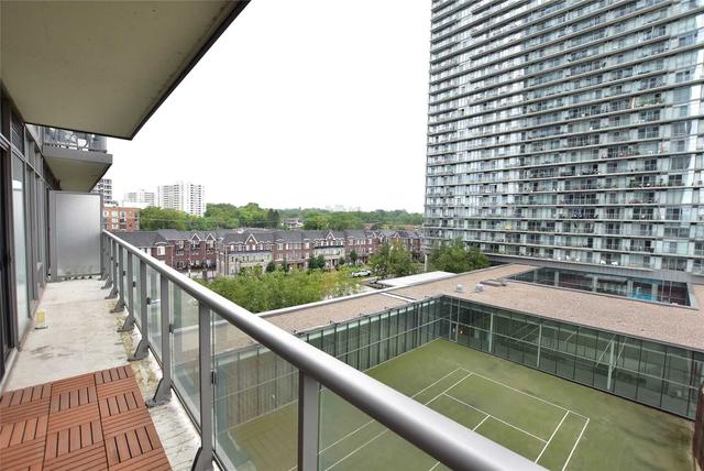 502 - 105 The Queensway Ave, Condo with 2 bedrooms, 2 bathrooms and 1 parking in Toronto ON | Image 8