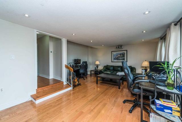 65 Cricklewood Cres, Townhouse with 3 bedrooms, 5 bathrooms and 2 parking in Markham ON | Image 22
