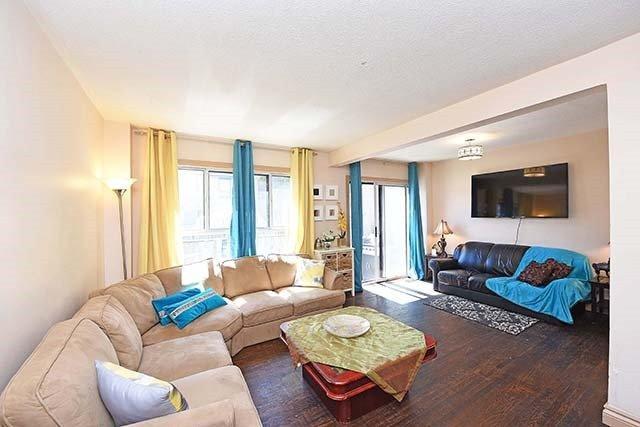 173 - 173 Fleetwood Cres E, Townhouse with 3 bedrooms, 2 bathrooms and 1 parking in Brampton ON | Image 4