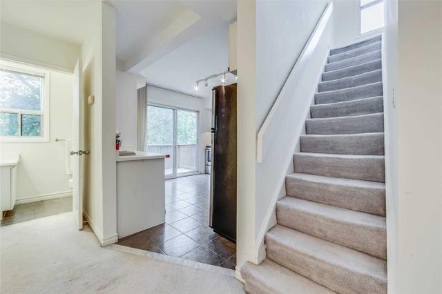29 Dingwall Ave, House detached with 3 bedrooms, 4 bathrooms and 2 parking in Toronto ON | Image 15