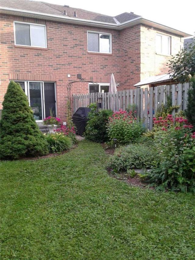 63 Lyfytt Cres, House attached with 3 bedrooms, 3 bathrooms and 2 parking in Barrie ON | Image 23