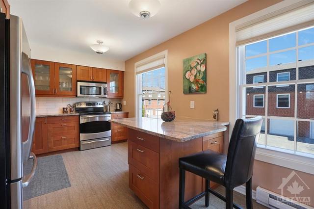 12 Moorside Private, Townhouse with 3 bedrooms, 3 bathrooms and 2 parking in Ottawa ON | Image 13
