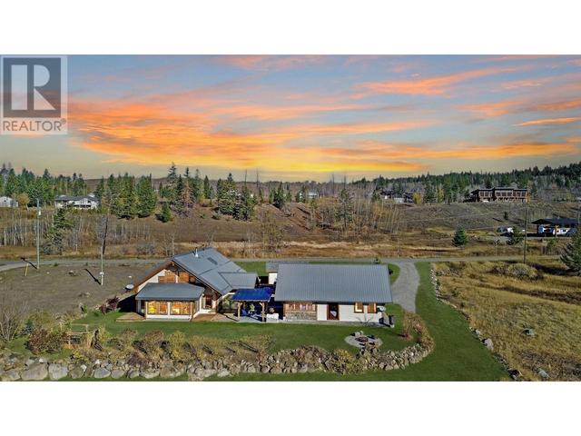 2902 Gold Digger Drive, House detached with 3 bedrooms, 3 bathrooms and null parking in Cariboo F BC | Image 3