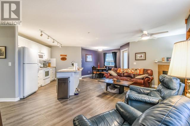 201 - 1633 Dufferin Cres, Condo with 2 bedrooms, 2 bathrooms and 1 parking in Nanaimo BC | Image 1