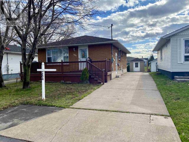 284 Glasgow Ave, House detached with 3 bedrooms, 1 bathrooms and null parking in Sault Ste. Marie ON | Image 2