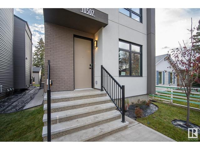 10507 63 Av Nw, House detached with 5 bedrooms, 3 bathrooms and 4 parking in Edmonton AB | Image 6