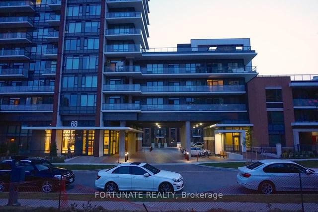 906 - 68 Canterbury Pl, Condo with 1 bedrooms, 1 bathrooms and 1 parking in Toronto ON | Image 2