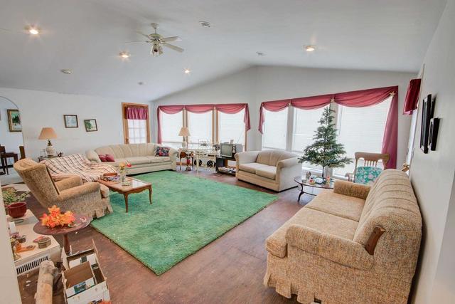 581 Limberlost Point Rd, House detached with 3 bedrooms, 1 bathrooms and 4 parking in Parry Sound, Unorganized, Centre Part ON | Image 13