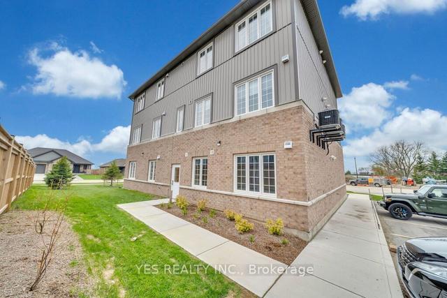 3 - 20 Murray Crt, Condo with 2 bedrooms, 2 bathrooms and 1 parking in Perth East ON | Image 17