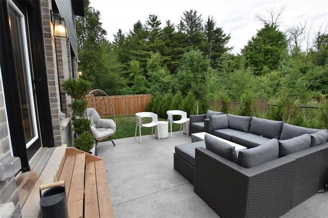 37 Mcintyre Court, House detached with 4 bedrooms, 3 bathrooms and 4 parking in Guelph ON | Image 12