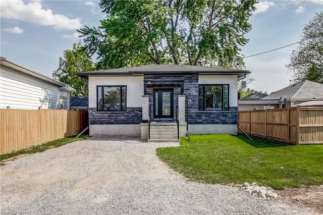 2a Glencoe Lane, House detached with 3 bedrooms, 3 bathrooms and null parking in St. Catharines ON | Image 2