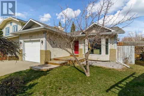 209 Welch Place, Okotoks, AB, T1S1H2 | Card Image