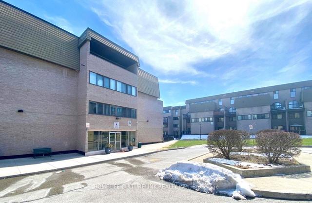 112 - 2095 Roche Crt, Townhouse with 3 bedrooms, 2 bathrooms and 1 parking in Mississauga ON | Image 1