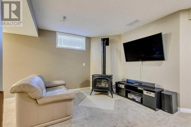 159 Woodhaven Place Sw, House detached with 4 bedrooms, 3 bathrooms and 4 parking in Calgary AB | Image 32