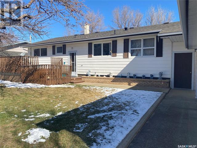 114 3rd Avenue E, House detached with 3 bedrooms, 2 bathrooms and null parking in Gravelbourg SK | Image 21