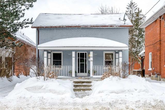 195 Rubige St, House detached with 3 bedrooms, 2 bathrooms and 4 parking in Peterborough ON | Image 1