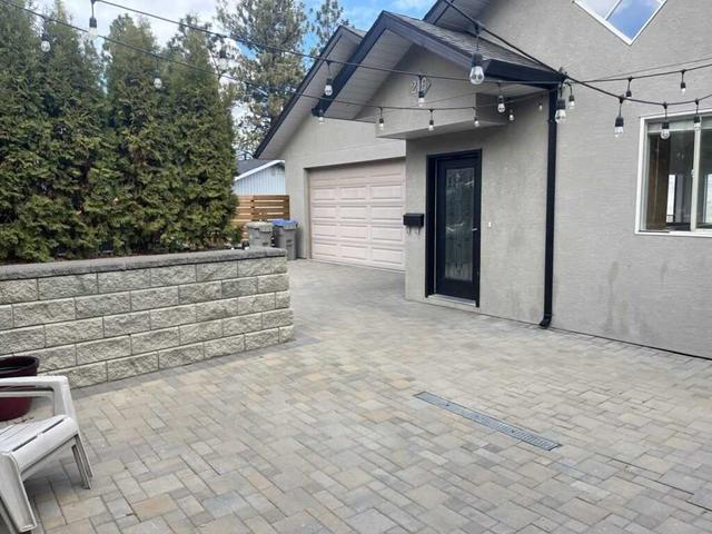 216 Monmouth Dr, House detached with 3 bedrooms, 3 bathrooms and 5 parking in Kamloops BC | Image 7