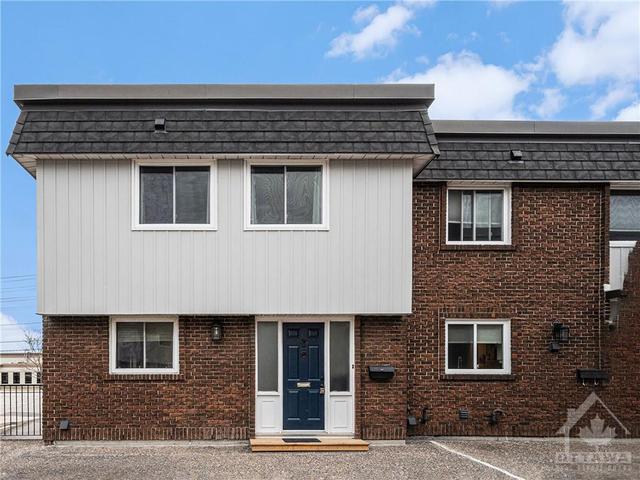 36 - 1821 Walkley Road, Townhouse with 4 bedrooms, 3 bathrooms and 1 parking in Ottawa ON | Image 1
