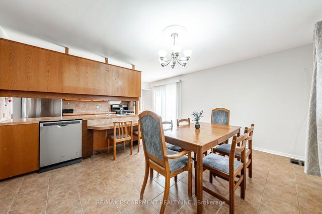 238 Mary St, House detached with 3 bedrooms, 2 bathrooms and 7 parking in Thorold ON | Image 3
