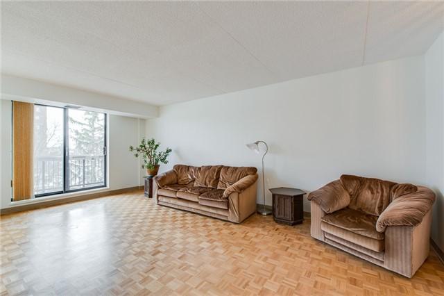 404 - 1 Innismore Cres, Condo with 2 bedrooms, 2 bathrooms and 1 parking in Toronto ON | Image 5