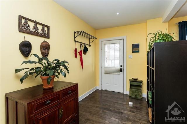 180 Durocher Street, Home with 3 bedrooms, 2 bathrooms and null parking in Ottawa ON | Image 2