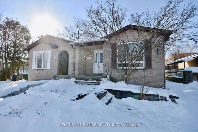 24 Sylvia St, House semidetached with 4 bedrooms, 3 bathrooms and 2 parking in Barrie ON | Image 1