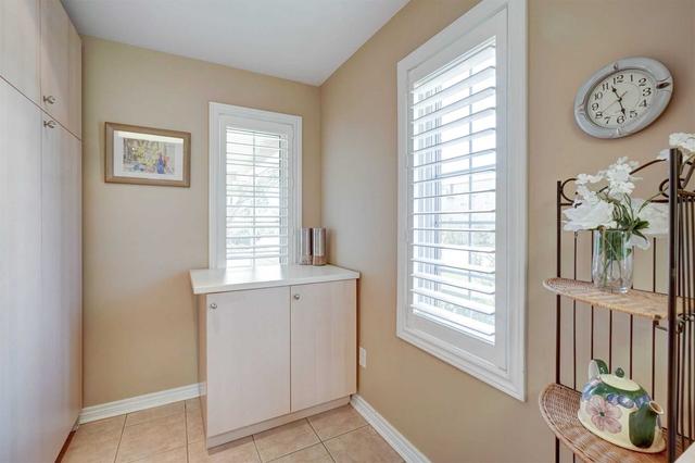 28 - 223 Rebecca St, Townhouse with 2 bedrooms, 4 bathrooms and 2 parking in Oakville ON | Image 9