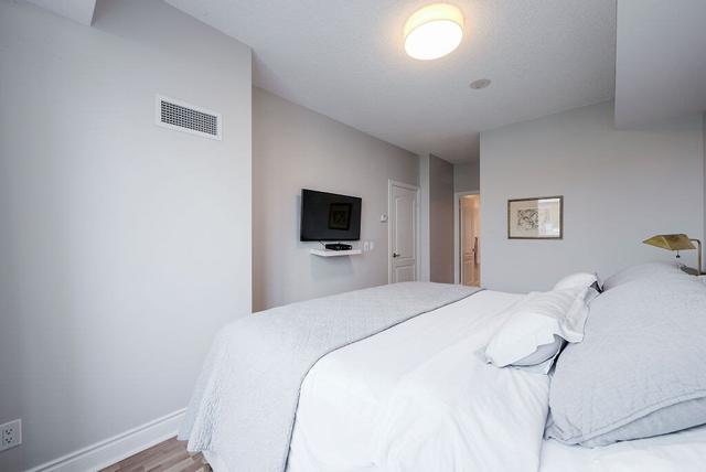 803 - 319 Merton St, Condo with 2 bedrooms, 2 bathrooms and 1 parking in Toronto ON | Image 15