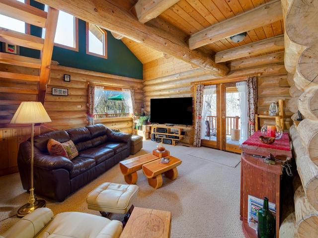 2604 Big Bend Highway, House detached with 3 bedrooms, 3 bathrooms and null parking in Columbia Shuswap A BC | Image 10