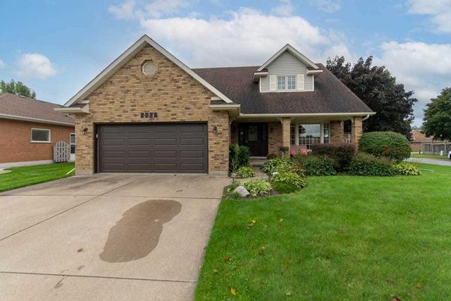 7726 Mount Carmel Blvd, House detached with 3 bedrooms, 3 bathrooms and 8 parking in Niagara Falls ON | Card Image