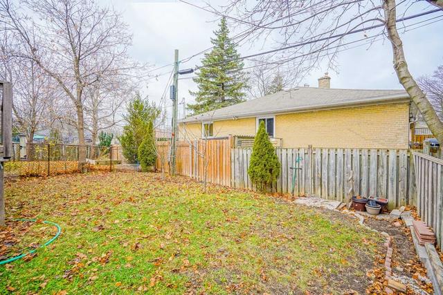 363 Taylor Mills Dr S, House semidetached with 3 bedrooms, 2 bathrooms and 4 parking in Richmond Hill ON | Image 35