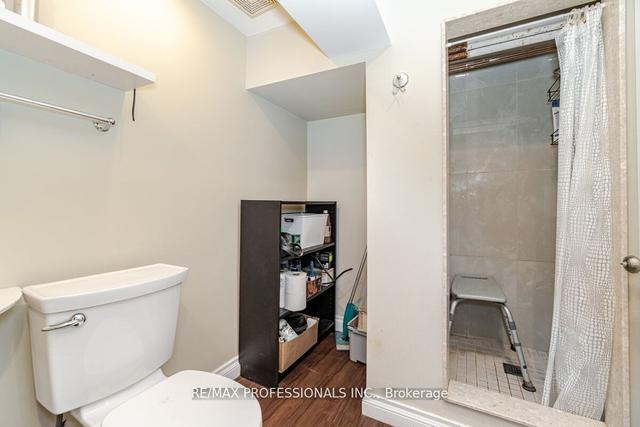 101 Keele St, House detached with 4 bedrooms, 2 bathrooms and 2 parking in Toronto ON | Image 17