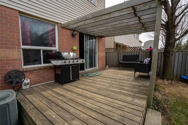 45 Saddlecreek Crt, House attached with 3 bedrooms, 2 bathrooms and 3 parking in Brampton ON | Image 13