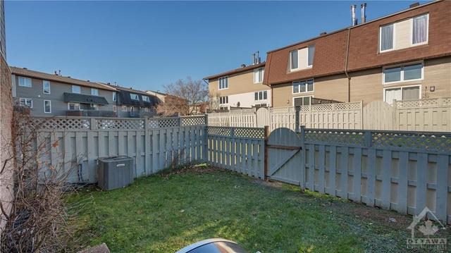 102 - 3205 Uplands Drive, Townhouse with 3 bedrooms, 3 bathrooms and 2 parking in Ottawa ON | Image 24