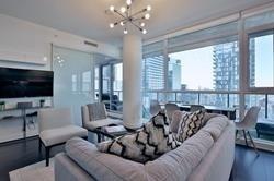 1701 - 290 Adelaide St W, Condo with 2 bedrooms, 1 bathrooms and 1 parking in Toronto ON | Image 7