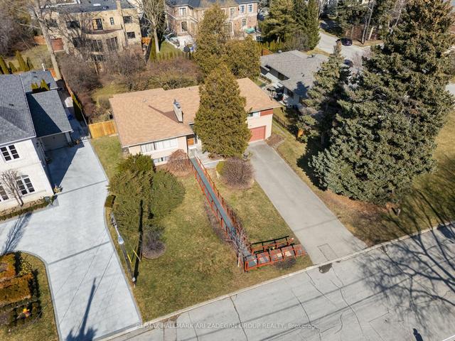 10 Vernham Ave, House detached with 3 bedrooms, 3 bathrooms and 6 parking in Toronto ON | Image 28