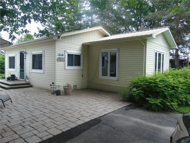 3817 Bobby Street, House detached with 2 bedrooms, 1 bathrooms and 6 parking in North Glengarry ON | Image 1