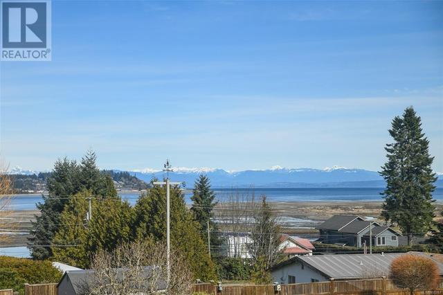 3828 Laurel Dr, House detached with 4 bedrooms, 2 bathrooms and 6 parking in Comox Valley A BC | Image 53