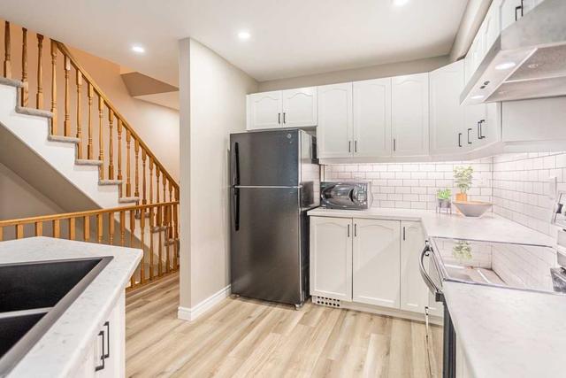 28 - 2015 Cleaver Ave, Townhouse with 3 bedrooms, 3 bathrooms and 2 parking in Burlington ON | Image 25