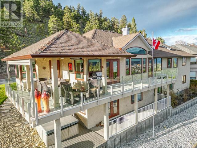 2279 Selkirk Drive, House detached with 3 bedrooms, 3 bathrooms and 2 parking in Kelowna BC | Image 3