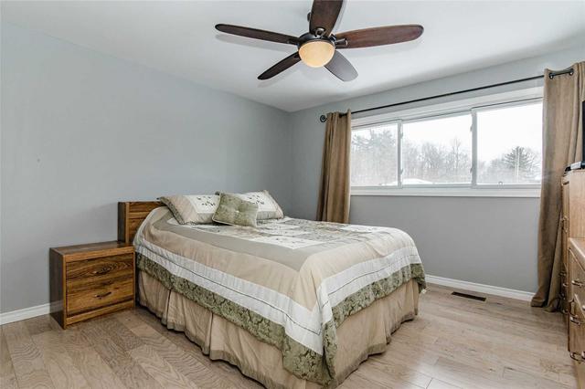 33 Storey Dr, House detached with 4 bedrooms, 2 bathrooms and 5 parking in Halton Hills ON | Image 8