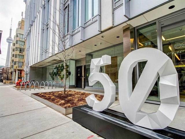 404 - 50 Mccaul St, Condo with 2 bedrooms, 1 bathrooms and 0 parking in Toronto ON | Image 1