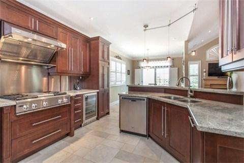 90 Julia Valentina Ave, House detached with 3 bedrooms, 3 bathrooms and 4 parking in Vaughan ON | Image 10