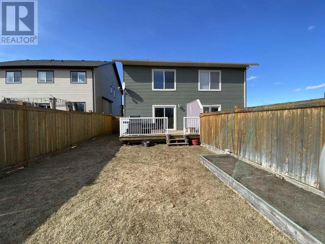 11323 102 Street, House attached with 3 bedrooms, 3 bathrooms and null parking in Fort St. John BC | Image 32